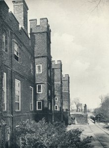 Die Ostfront des Colleges, 1926 von Unbekannt