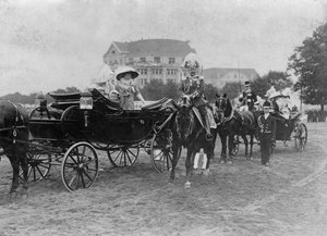 Die große Militärparade auf dem Tempelhofer Feld, Berlin, Deutschland, frühes 20. Jahrhundert von Unbekannt