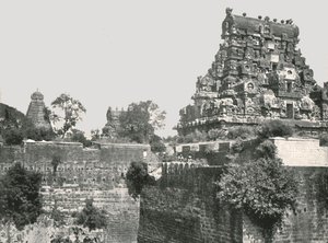 Der Graben und das Fort, Tanjore, Indien, 1895 von Unbekannt