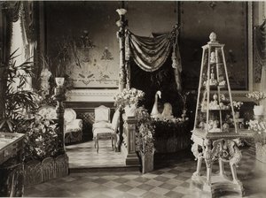 Die Ausstellung der Fabergé-Sammlung der russischen Zarenfamilie im Dervis-Palast in St. Petersburg von Unbekannt
