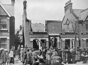 Das Ergebnis eines Luftangriffs: Ein zerstörtes Haus in Southend von Unbekannt