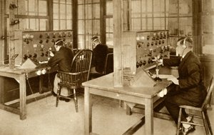 Der drahtlose Übertragungsraum am Flughafen Croydon, Süd-London, 1928, 1935 von Unbekannt