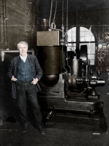 Thomas Alva Edison, amerikanischer Erfinder, mit seinem ersten Dynamo zur Erzeugung von elektrischem Licht, 1880er von Unbekannt