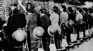 Dort zu sitzen und so zu tun, als ob draußen nichts passiert, war nicht einfach, 1941-1942