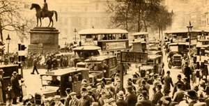 Verkehr am Trafalgar Square, London, 1933 von Unbekannt