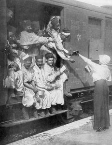Türkische Schützen auf dem Weg zur Front mit dem Zug, 1914 von Unbekannt