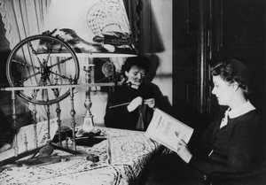 Zwei Frauen zu Hause, Frankreich, 1939