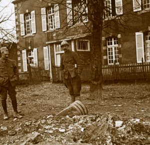 Unexplodierte 380 Granate, Verdun, Nordfrankreich, um 1914-1918