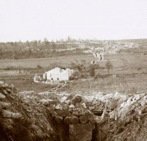 Dorf Damloup, Nordfrankreich, ca. 1914-1918