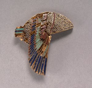 Geierkopfschmuck-Einlage, 100-1 v. Chr. von Unbekannt