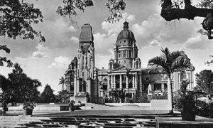 Kriegsdenkmal und Rathaus, Durban, Südafrika