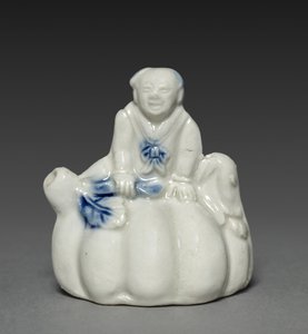 Wassertropfer in Form eines sitzenden chinesischen Jungen auf einem Kürbis, 18.-19. Jahrhundert