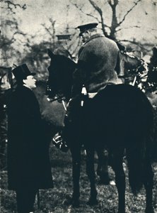 Mit König Georg V. bei Militärübungen, 1913, 1945