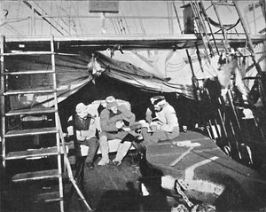 Werkstatt an Deck, Juli 1895 von Unbekannt