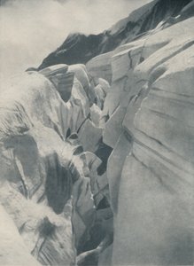 Gähnende Gletscherspalte bei der Bergli über Grindelwald, ca. 1935