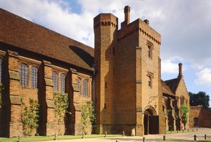 Außenansicht des Alten Palastes von Hatfield House, Hertfordshire, erbaut in den 1480er Jahren