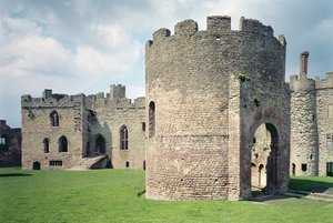 Ludlow Castle, Außenansicht, Englische Schule, erbaut zwischen 1066-1085, Shropshire, UK