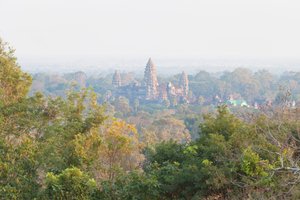 Angkor Wat vom Tempel Phnom Bakheng aus gesehen, Siem Reap, Kambodscha (Foto)