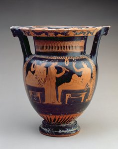 Attischer rotfiguriger Säulenkrater mit einem Symposionszene eines Flötenspielers zwischen zwei liegenden Männern, Griechisch, ca. 420 v. Chr.