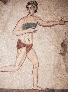 Detail der Kammer der Zehn Jungfrauen oder das Mosaik der „Bikini-Mädchen“. Laufend. 3. - 4. Jahrhundert. Römische Villa del Casale, Sizilien. UNESCO-Stätte.