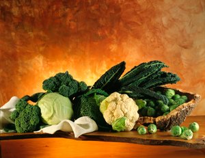 Diät: Stillleben mit Kohl (Brokkoli, Blumenkohl, Rosenkohl). von William M. Timlin
