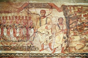 Exodus und Durchquerung des Roten Meeres, Fresko aus der Synagoge von Dura Europos, 244-245, aufbewahrt im Nationalmuseum von Damaskus. Foto im Jüdischen Museum von New York während einer Ausstellung aufgenommen.