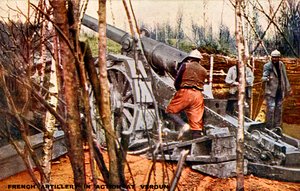 Französische Artillerie bei Verdun, während des Ersten Weltkriegs von Unbekannter Künstler