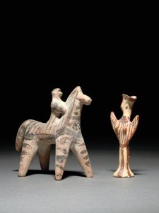 Griechisches Pferd und Reiter, ca. 6. Jahrhundert v. Chr., und mykenische Psi-Figur, ca. 13. Jahrhundert v. Chr. von Unbekannt