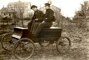 Hull Brothers Automobil, Vereinigte Staaten, ca. 1903 (s/w Foto) von Nicolas Liez