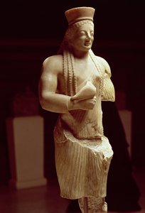 Kore-Figur einer jungen Athenerin, die ein Vogelopfer hält, Griechisch, ca. 540-530 v. Chr. von Unbekannt