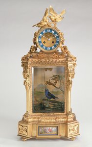 Kaminuhr, porzellanmontiertes Ormolu, mit singendem Vogelautomaten, französisch