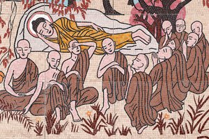 Ong Nui buddhistische Pagode, Wandfresko, Das Leben des Buddha, Nach 45 Jahren der Lehre des Dharma ging der Buddha ins Parinirvana ein, Quy Nhon, Vietnam, 2019 (Foto)