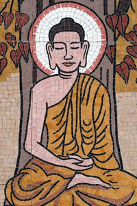 Ong Nui buddhistische Pagode, Wandfresko, Das Leben des Buddha, Shakyamuni Buddha sitzend in der Meditationspose unter dem Bodhi-Baum, Quy Nhon, Vietnam, 2019