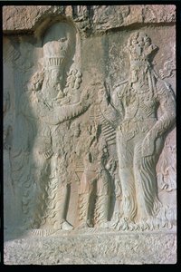 Felsrelief, das die Investitur von Narash darstellt, Sassanidisch
