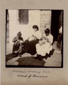 Kleine Berufe: junge Mädchen, die auf der Insel Burano, Venedig, häkeln (Stickereien). 19. Jahrhundert