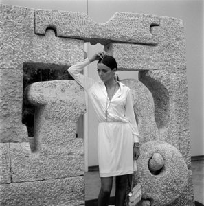 Die Schauspielerin Barbara Steele auf der Biennale Kunst-Ausstellung - Venedig - 196?