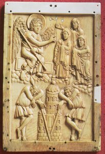 Die drei Marien am Grab, geschnitzte Tafel, Schule des Palastes von Karl dem Großen, französisch