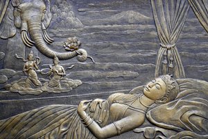 Tinh Xa Ngoc Chau buddhistischer Tempel, Das Leben des Buddha, Siddhartha Gautama, Buddhas Mutter Maya träumt von dem weißen Elefanten, der in ihren Schoß eintritt, Chau Doc, Vietnam, 2018 (Foto)