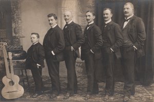 Unidentifiziertes Schrammel-Sextett, ca. 1910