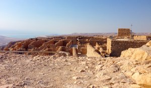 Blick von Masada auf das Tote Meer (Foto)