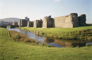 Ansicht von Caerphilly Castle, Glamorgan, Wales, gebaut 1268-77