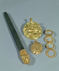 Wetzstein und Ringe mit granulierten Verzierungen, Susa, Iran, Elamitische Periode, ca. 1150 v. Chr.