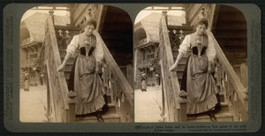 Stereoskopische Karte, die eine junge Schweizerin in traditioneller Tracht zeigt, ca. 1900 von Underwood and Underwood