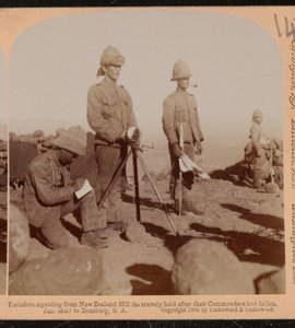 Yorkshire-Regiment Heliographen-Team signalisiert vom New Zealand Hill, Burenkrieg