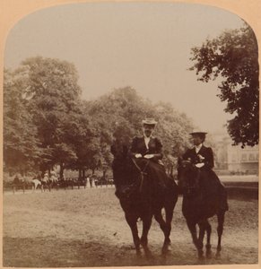 Ein früher Morgenausritt, Rotten Row, Hyde Park, London, England, 1896 von Underwood and Underwood