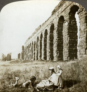 Aquädukt des Claudius und die Campagna, Rom, Italien