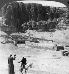 Jahrhunderte lang begraben - Kolonnaden-Terrassen des Tempels in Der-el-Bahri, Theben, Ägypten, 1905