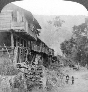 Einheimisches Dorf, Teesta-Brücke bei Darjeeling, Indien, 1903