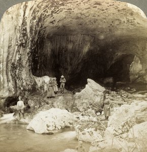 Natürliche Brücke, Warm Spring Creek, Wyoming, USA