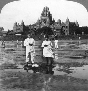 Parsen, die den Neumond verehren, Bombay, Indien